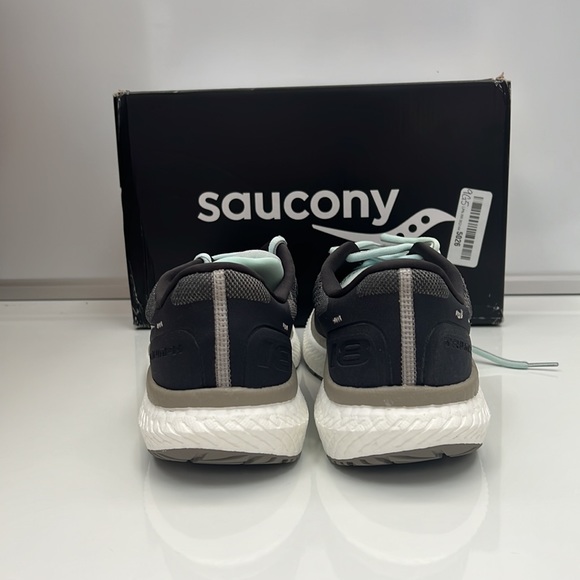 Saucony Women’s Triumph 18 - Picture 4 of 5